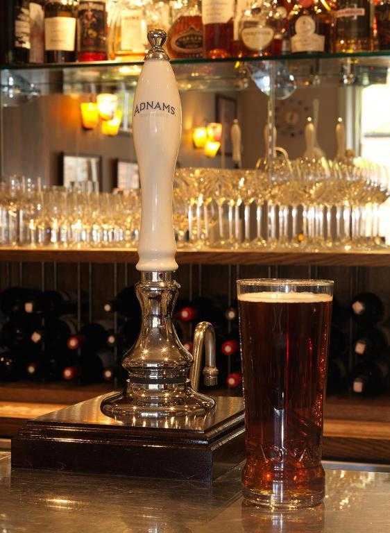 Crown And Castle 호텔 오퍼드 외부 사진